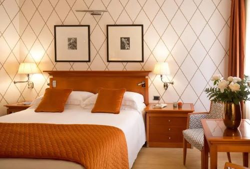 StarHotel METROPOLE **** (ou équivalent)